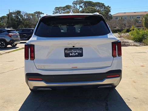 New 2026 Kia Sorento S image 7
