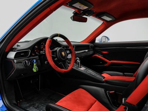 Used 2019 Porsche 911 GT2 RS RWD image 47