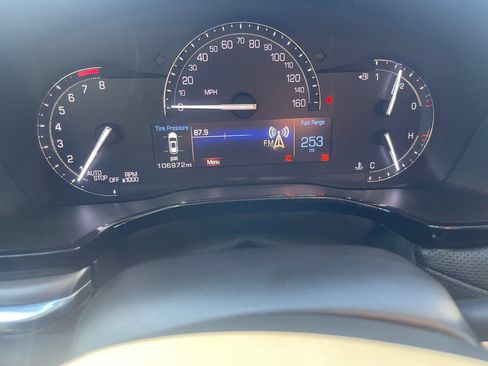 Used 2017 Cadillac XT5 Luxury image 19