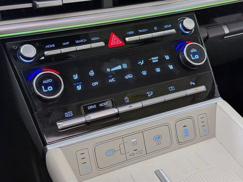 Used 2024 Hyundai Santa Fe Calligraphy FWD image 21