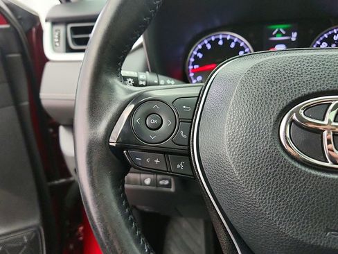 Used 2021 Toyota RAV4 XLE Premium image 23