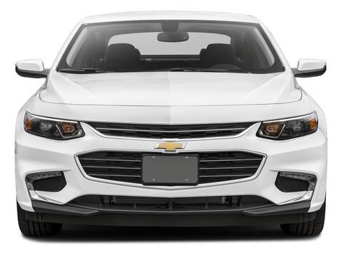 Used 2018 Chevrolet Malibu LT w/ Leather Package FWD image 4