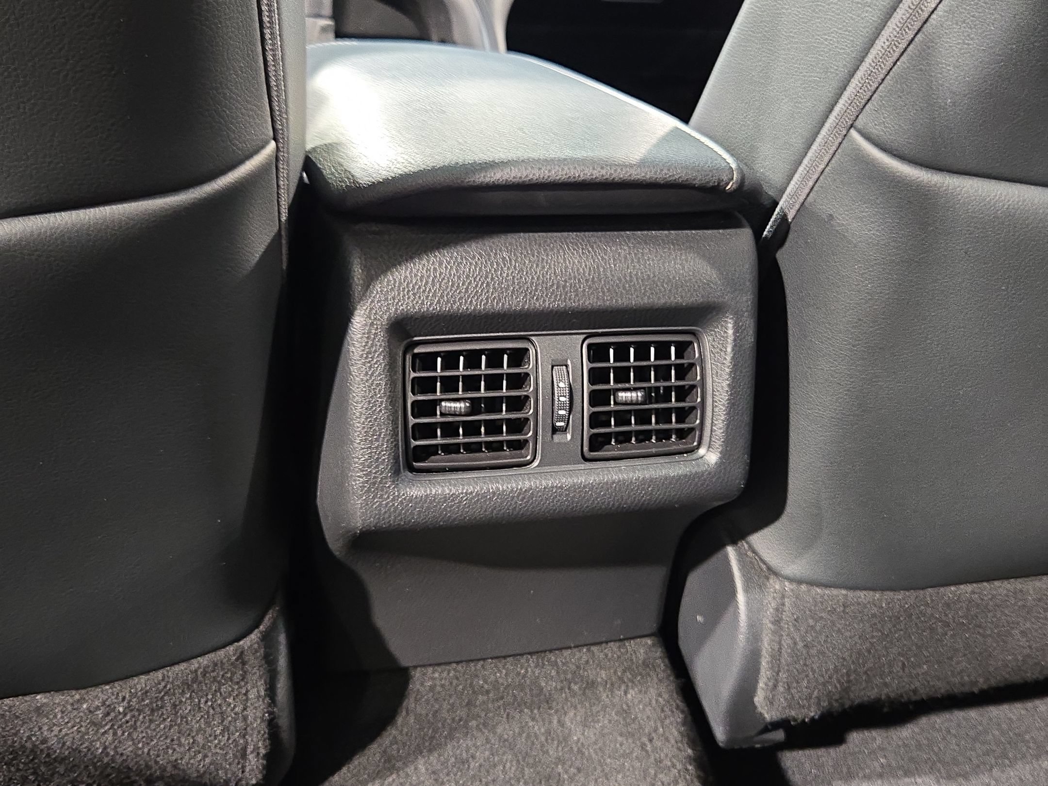 Used 2021 Toyota Camry XSE FWD image 37