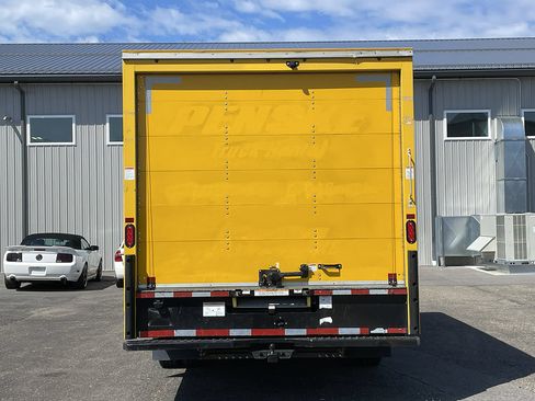 Used 2021 GMC Savana 3500 Extended w/ Power Convenience Package RWD image 8
