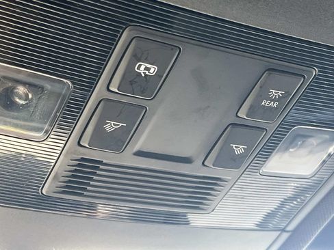 Used 2020 Volkswagen Atlas Cross Sport SE FWD image 40