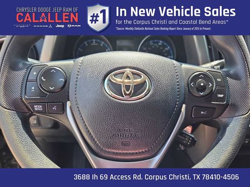 Used 2018 Toyota RAV4 LE FWD image 22
