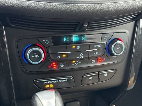 Used 2017 Ford Escape Titanium image 31