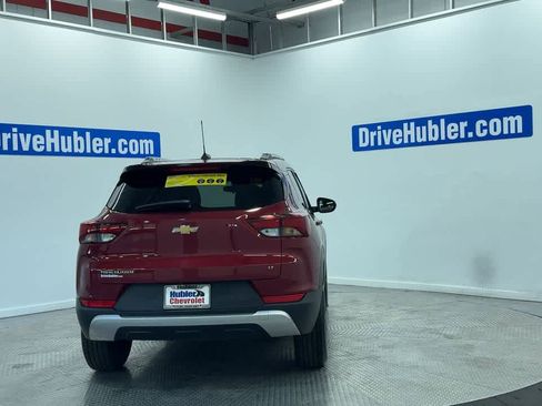 Used 2021 Chevrolet TrailBlazer LT image 2