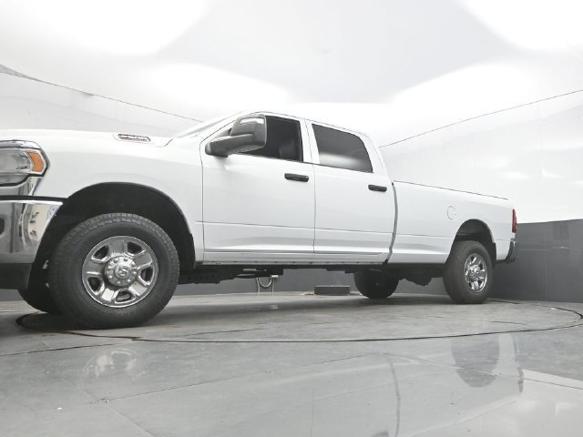 Used 2024 RAM 2500 Tradesman w/ Chrome Appearance Group AWD/4WD image 31