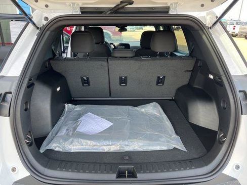 New 2026 Chevrolet Equinox LT image 9