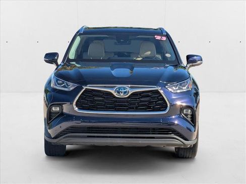 Used 2023 Toyota Highlander Limited image 2