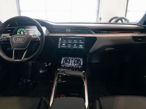 Used 2022 Audi e-tron S Prestige image 20