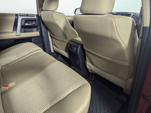 Used 2014 Toyota 4Runner SR5 AWD/4WD image 31