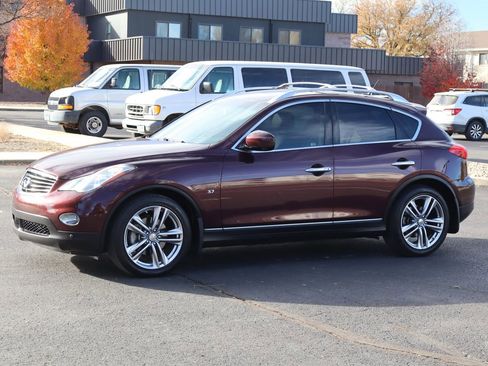 Used 2015 INFINITI QX50 Journey w/ Premium Package image 10