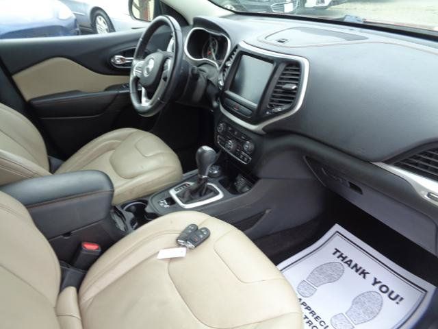 Used 2017 Jeep Cherokee Limited AWD/4WD image 20