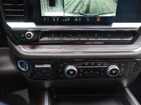 Used 2025 GMC Sierra 2500 SLT w/ SLT Convenience Package image 15