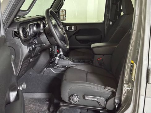 Used 2022 Jeep Wrangler Unlimited Sport AWD/4WD image 7