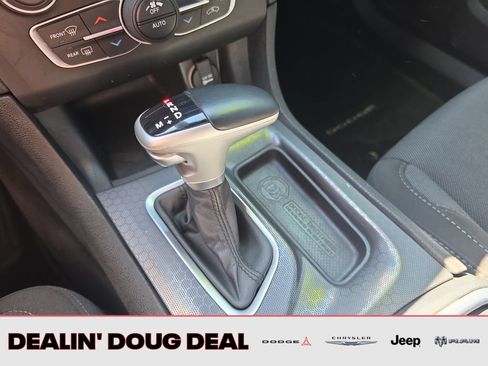 Used 2017 Dodge Charger SXT RWD image 21