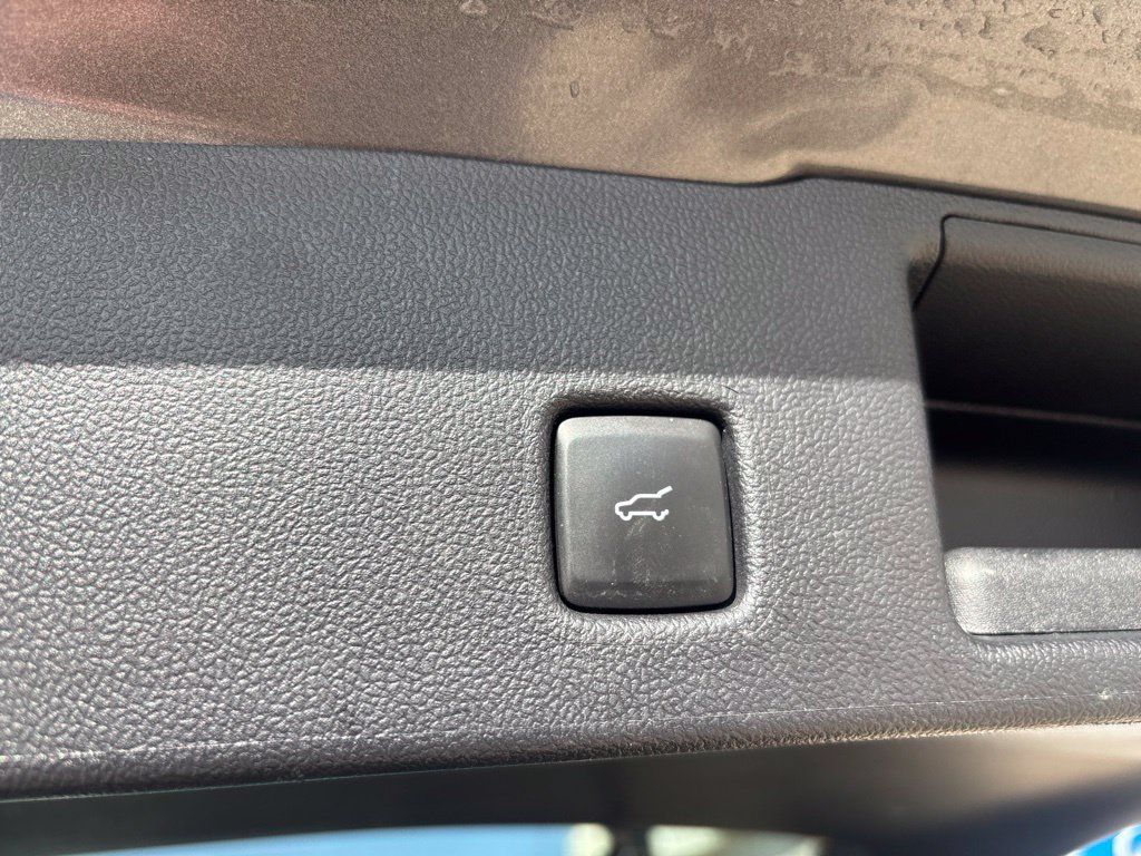 Used 2025 Ford Escape ST-Line w/ Tech Pack #1 AWD/4WD image 23