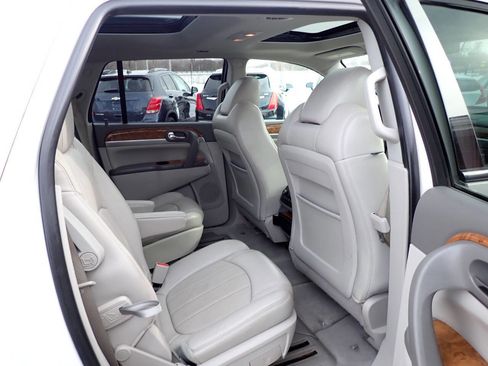 Used 2012 Buick Enclave Premium image 12
