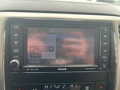 Used 2011 Jeep Grand Cherokee Overland image 23