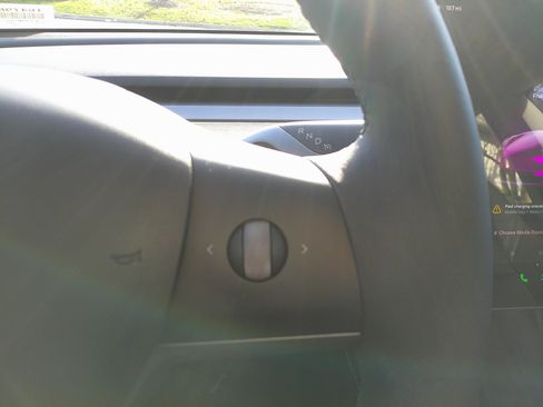 Used 2022 Tesla Model 3 image 21