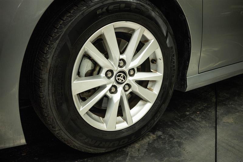 Used 2025 Toyota Camry LE FWD image 3