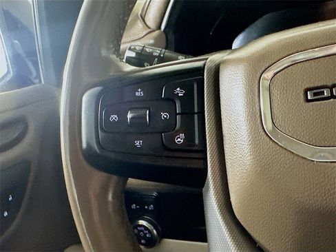 Used 2023 GMC Yukon XL Denali image 25