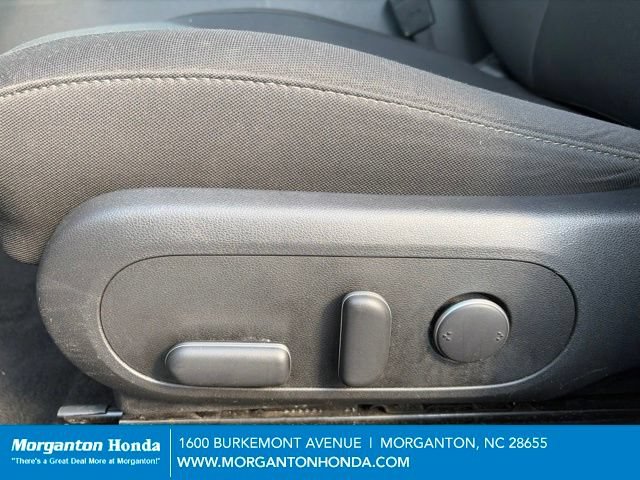 Used 2025 Hyundai Kona SEL AWD/4WD image 12