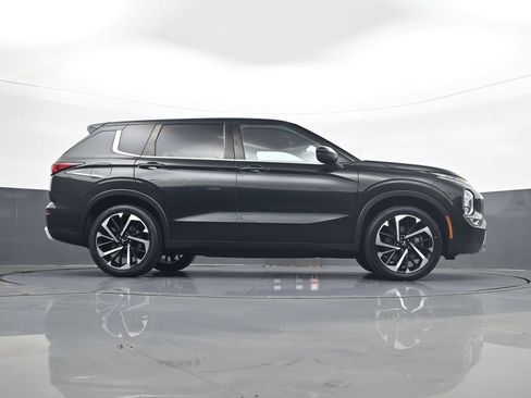 Used 2022 Mitsubishi Outlander SE AWD/4WD image 25