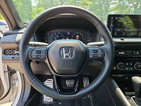 Used 2025 Honda Accord Sport image 21