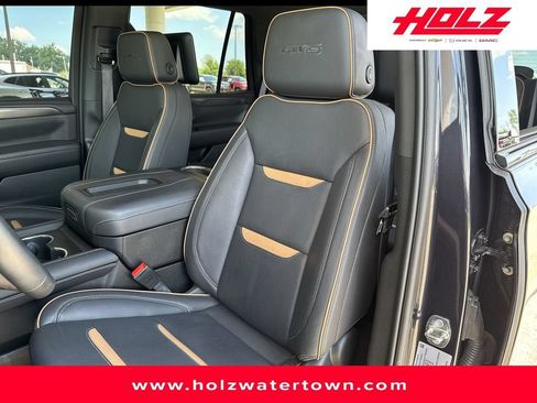 Used 2024 GMC Yukon AT4 w/ AT4 Premium Package AWD/4WD image 13