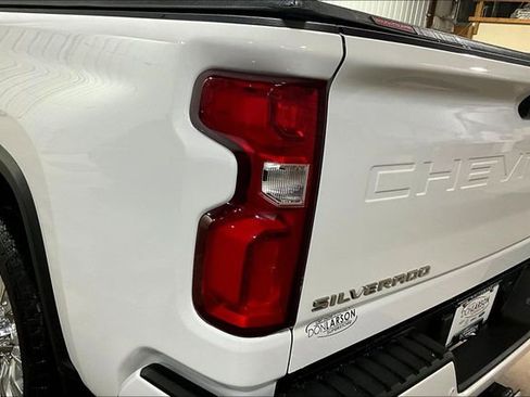 Used 2023 Chevrolet Silverado 2500 High Country image 8