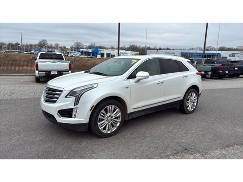 Used 2017 Cadillac XT5 Premium Luxury image 3