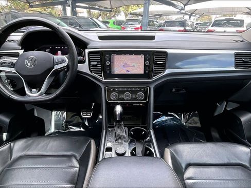 Used 2023 Volkswagen Atlas SEL Premium image 16