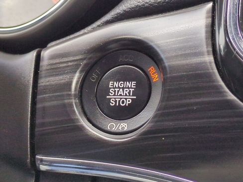 Used 2021 Jeep Grand Cherokee Limited image 28