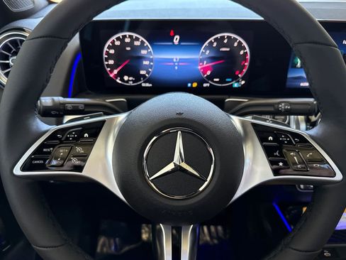 New 2026 Mercedes-Benz GLB 250 image 22