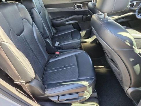 Used 2022 Kia Sorento S AWD/4WD image 15