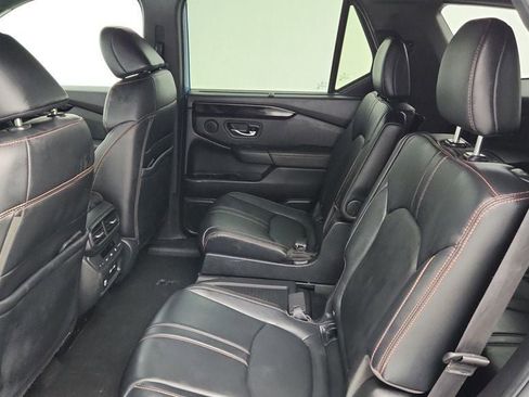 Used 2023 Honda Pilot TrailSport image 22