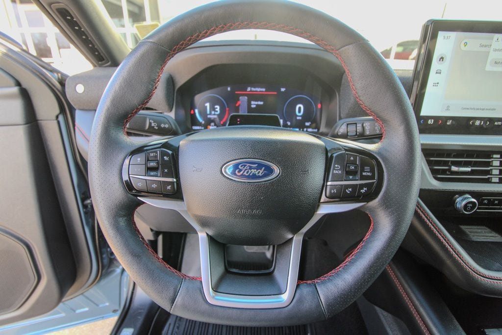 Used 2025 Ford Explorer ST-Line w/ ST-Line Street Pack AWD/4WD image 20