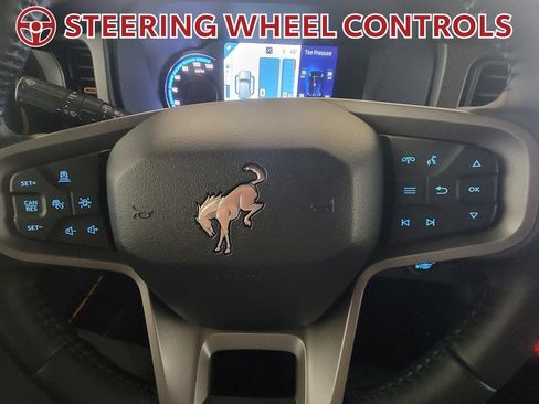 Used 2024 Ford Bronco Badlands image 19