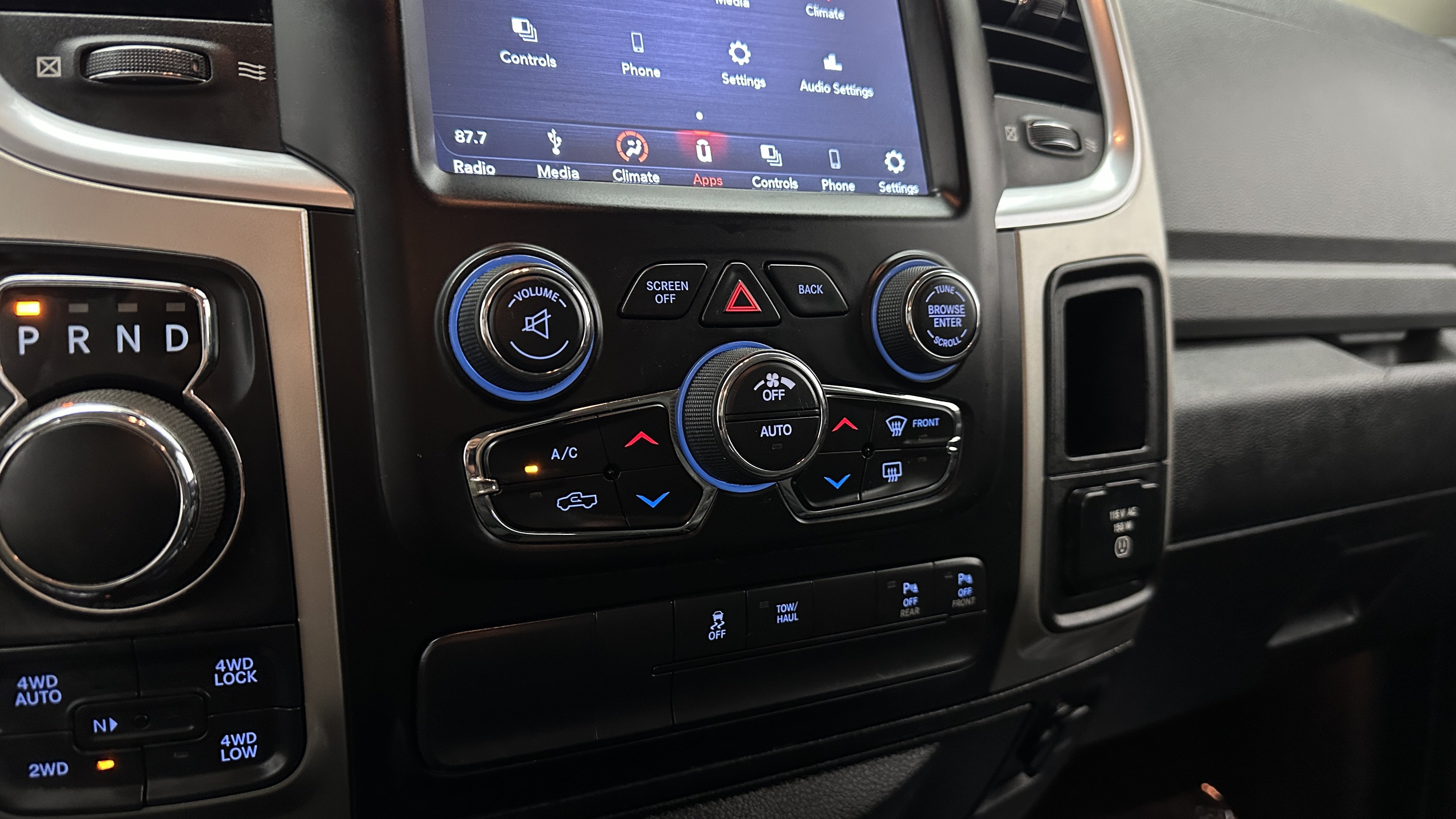 Used 2019 RAM 1500 Big Horn AWD/4WD image 17