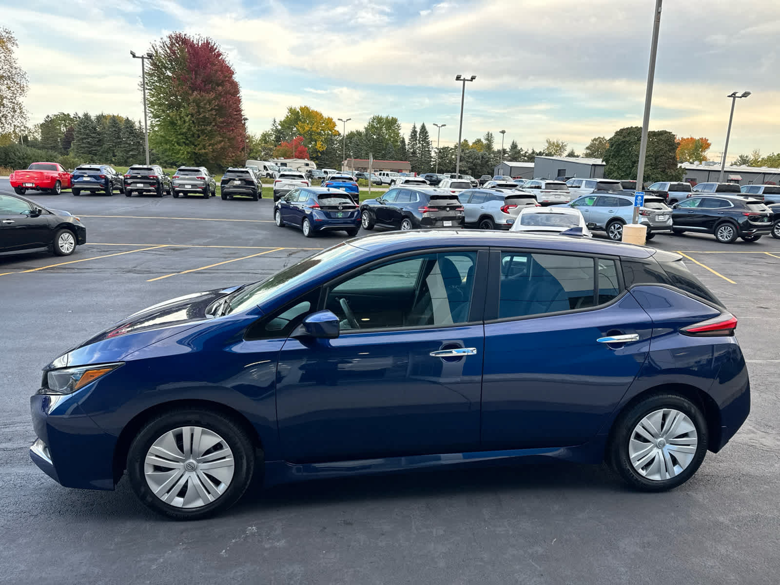 Used 2025 Nissan Leaf S FWD image 10