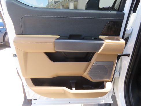 Used 2023 Ford F350 Lariat w/ Lariat Ultimate Package AWD/4WD image 20