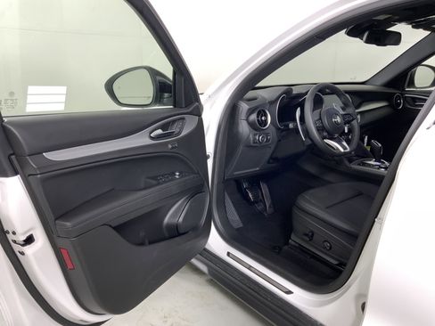 New 2025 Alfa Romeo Stelvio Sprint w/ Convenience Package image 13