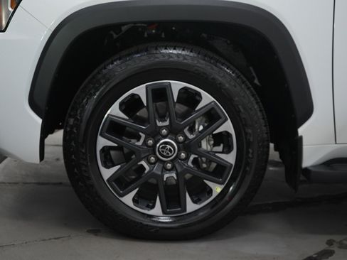 Used 2025 Toyota Sequoia SR5 w/ SR5 Premium Package AWD/4WD image 31
