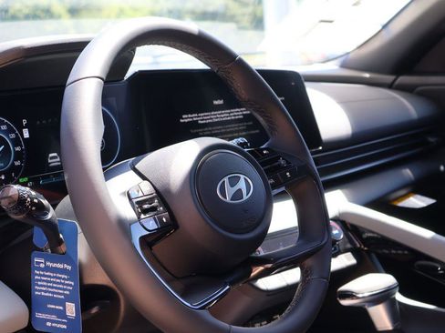 New 2026 Hyundai Elantra Limited FWD image 25