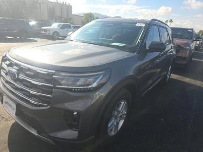 Used 2025 Ford Explorer Active w/ Active Comfort Package