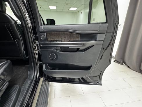 Used 2021 Ford Expedition Max Limited image 16