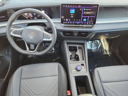 New 2026 Volkswagen Tiguan SE AWD/4WD image 16